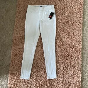 BRAND NEW White Old navy Jeggings